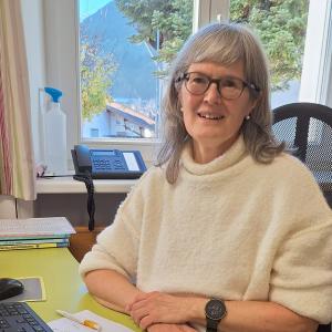 Büchereimitarbeiterin